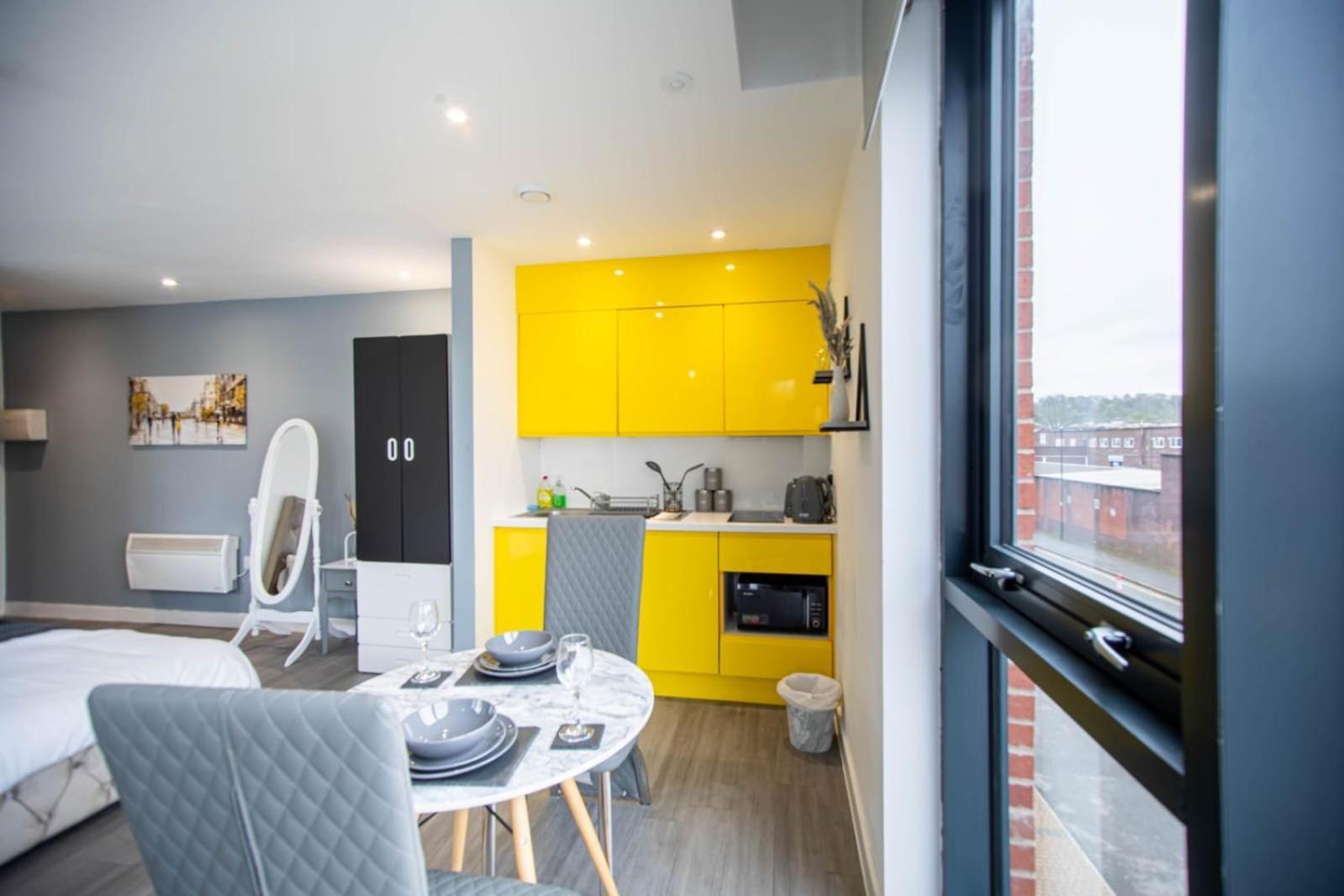 Excellent Studio Balcony Apartment In Sheffield Eksteriør bilde